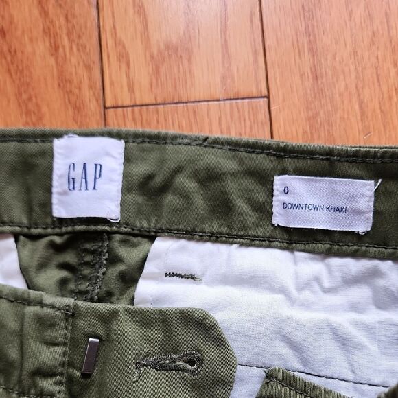 GAP Olive Green Downtown Khaki Pants- Women's Size 0 - Picture 2 of 3